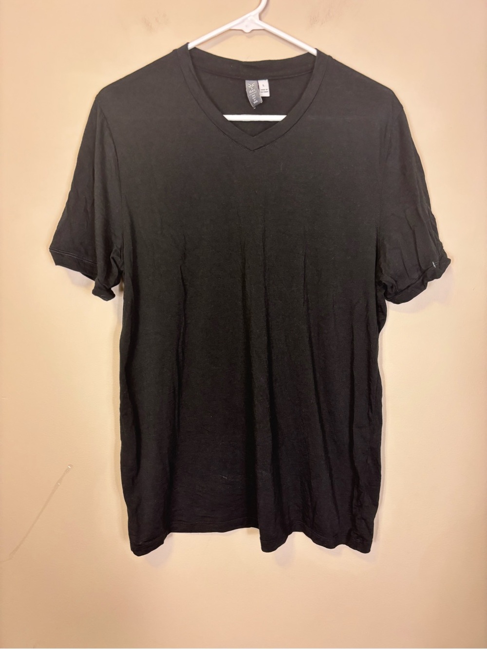 ibex Men's Wool & Silk Black V-Neck Short Sleeve Tee Large